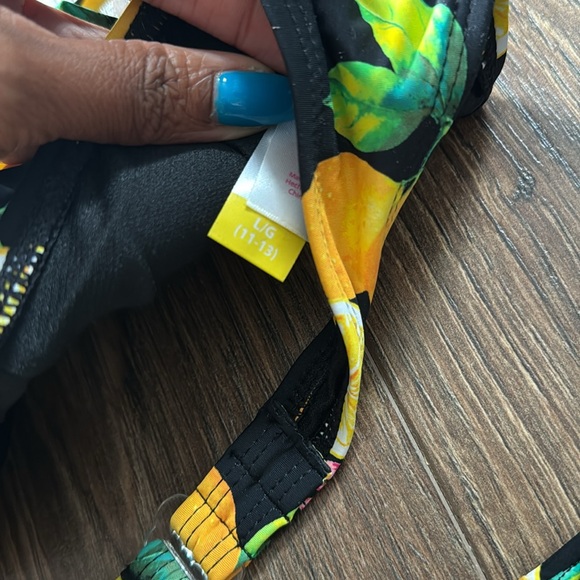 Lemon two piece Bikini - Picture 6 of 6